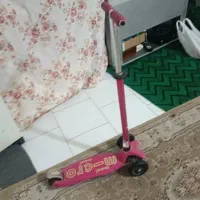 اسکوتر صورتی