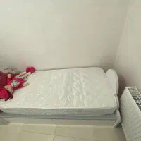 تخت خوب  نو جوان و کمد لباس