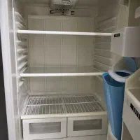 یخچال +میز تلویزیون سالم هردو مناسب استفاده خانگی