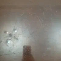 کارگر ماهر شیشه اتومبیل