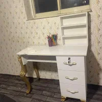 صندلی پایه چوبی و تخت چستر و میزناخن|دفتر کار|رشت, لاکانی|دیوار