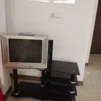 تلویزیون ومیز تلویزیون