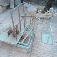 ترازو وباسکول همراه سنگ داخل سنگ ها سرب دا|کلکسیون اشیاء عتیقه|اردبیل, |دیوار