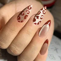 آموزش و استخدام ناخن کار