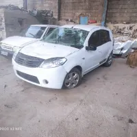 رنو ساندرو اتوماتیک تصادفی، مدل ۱۳۹۵|خودرو سواری و وانت|شیراز, قصرالدشت|دیوار