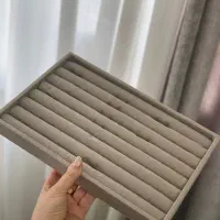 مانکن و رگال بدلیجات و طلا