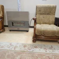 دو عدد مبل بهمراه میزش