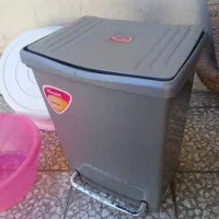 سطل آشغال بزرگ