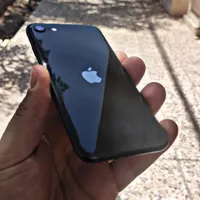 ایفون se 2020