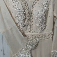 لباس مجلسی|لباس|تربت‌حیدریه, منظر|دیوار