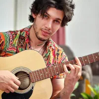 سورپرایز / تولد / موسیقی زنده / گیتاریست /خواننده