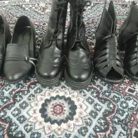 تعدادی کفش زنانه