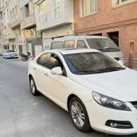 جک J5 اتوماتیک 1800cc، مدل ۱۳۹۳