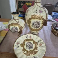 دو عدد گلدان و بشقاب دکوری