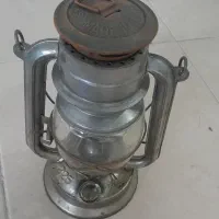 فانوس نفتی|کلکسیون اشیاء عتیقه|رباط‌کریم, کیکاور|دیوار