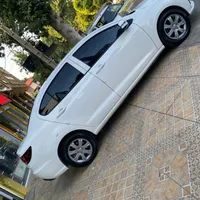 شاهین عروسک