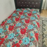 تخت یک نفره فلزی در حد نو