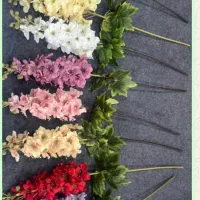 همکار خانم برای گل فروشی