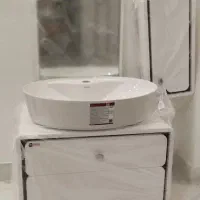 توالت فرنگی و اینه باکس روشویی نو بدلیل کمبود جا|لوازم سرویس بهداشتی|واجارگاه, |دیوار