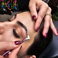 اصلاح تخصصی ابرو و لیفت مژه و ابرو