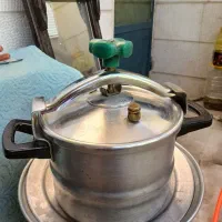 زود پز حاتم ۵/۵ لیتری سالم سالم قدیمی