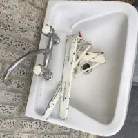 روشویی وشیر آب