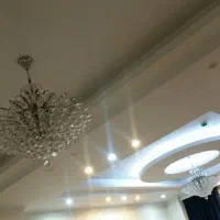 یک جفت لوستر بزرگ