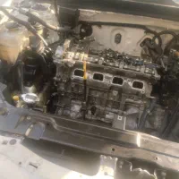 کارگر مکانیک نیمه وارد یا آچار. به دست