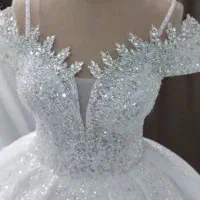 لباس عروس و محضر پوشیده