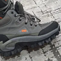 کتونی کوهستانی جکس|کیف، کفش، کمربند|قم, شاه سید علی|دیوار