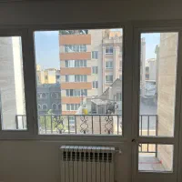 پنجره آهنی دو جداره