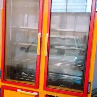 یخچال دو در  در ایستاده سالم و بدون کارکرد