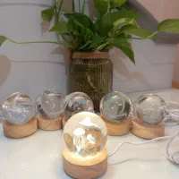 گوی شیشه ای چراغ خواب