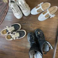 چهار عدد کفش بچه گانه در حد نو