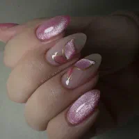 خدمات کاشت ناخن