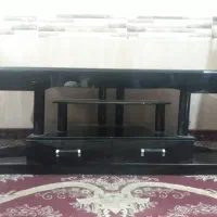 میز تلویزیون شیشه ای در حد نو