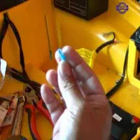 تعمیر اسباب بازی ماشین شارژی در محل