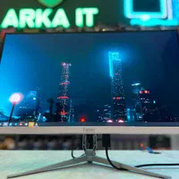 سیستم گیمینگ و رندرینگ با مانیتور و موس کیبورد