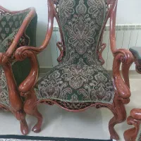 خریدار. نیازمند صندلی و میز میزو مبلمان اداری