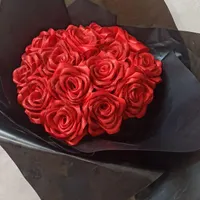 گل رومانی قرمز
