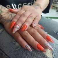 بافتمو..کاشت و ترمیم ناخن.اسپا و پدیکور بعثت