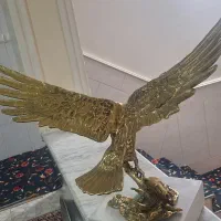 عقاب پایه سنگی برنز|مجسمه، تندیس، ماکت|قم, قلعه کامکار|دیوار