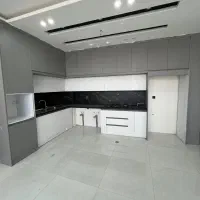 آپارتمان ۹۰ متری/کلید نخورده /کم واحد /لوکیشین قوی