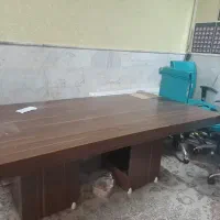 تعدادی صندلی و موزایی اداری