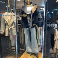 فروشنده بوتیک زنانه