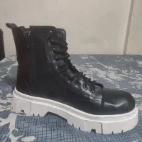 بوت سالم تمیز بدون زندگی زیپی۴۲