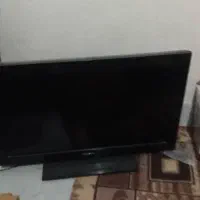 تلویزیون ال ای دی سالم فقط یه لکه پایینش داره