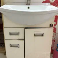 ۲ سینک روشویی+  ۱کابینت زیرش و ۲ تا شیرآلات