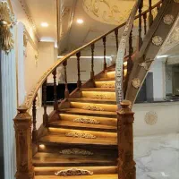 پله گرد پله چوبی