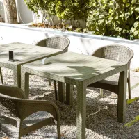 صندلی پلاستیکی